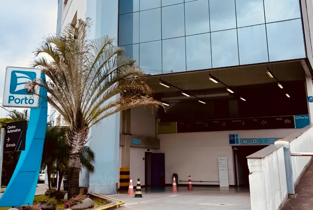 Centro Automotivo Porto Seguro Santana na Av. Nova Cantareira 764 Tucuruvi zona norte São Paulo